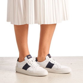SNEAKER SNEAKER