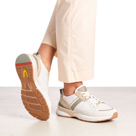 SNEAKER SNEAKER