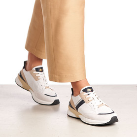 SNEAKER SNEAKER