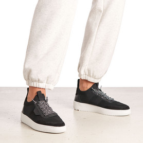 SNEAKER SNEAKER