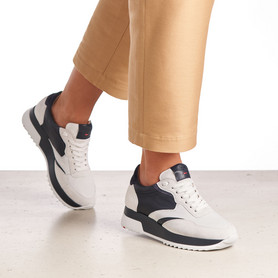 SNEAKER SNEAKER