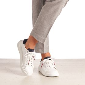 SNEAKER SNEAKER