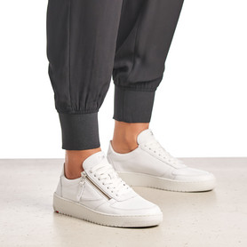SNEAKERS SNEAKERS
