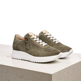 SNEAKERS SNEAKERS