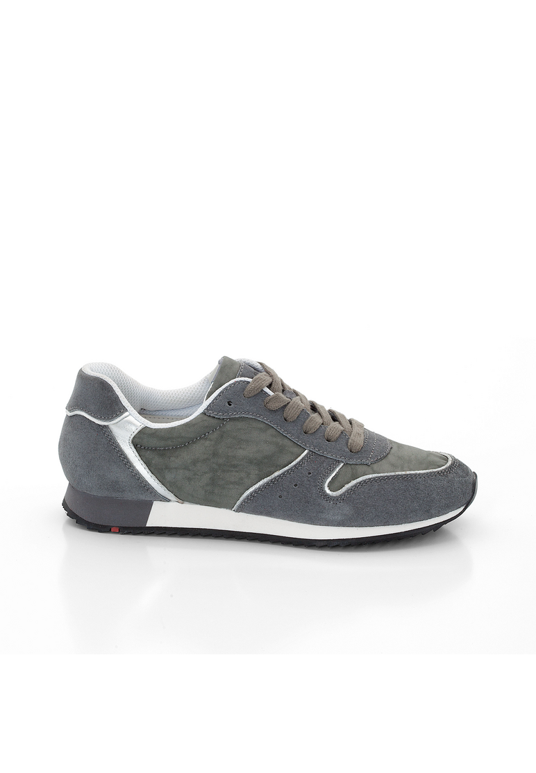 SNEAKER SNEAKER