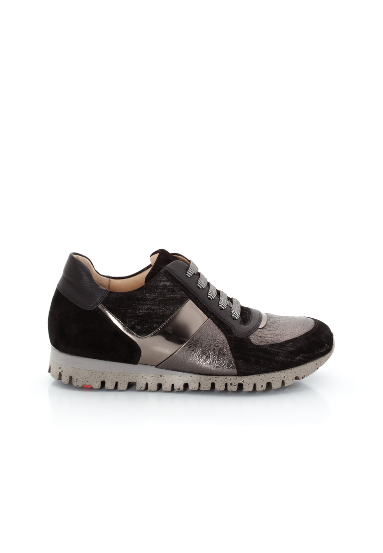 SNEAKER SNEAKER
