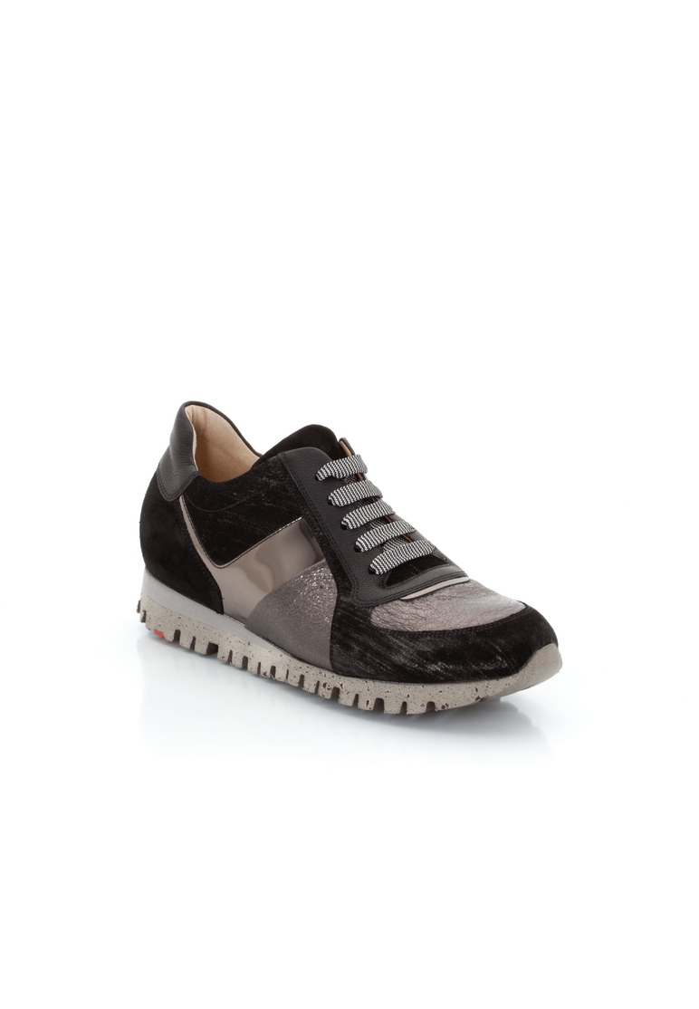SNEAKER SNEAKER