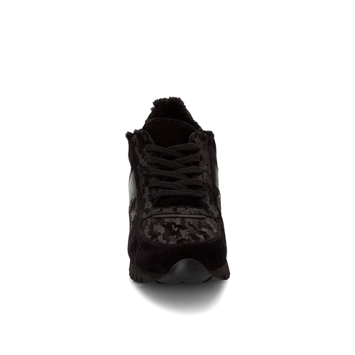 SNEAKER SNEAKER